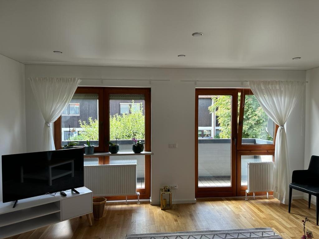 Lichtdurchflutete 90 M2 Drei Zimmer Duplexwohnung In Altperlach Monaco di Baviera Esterno foto