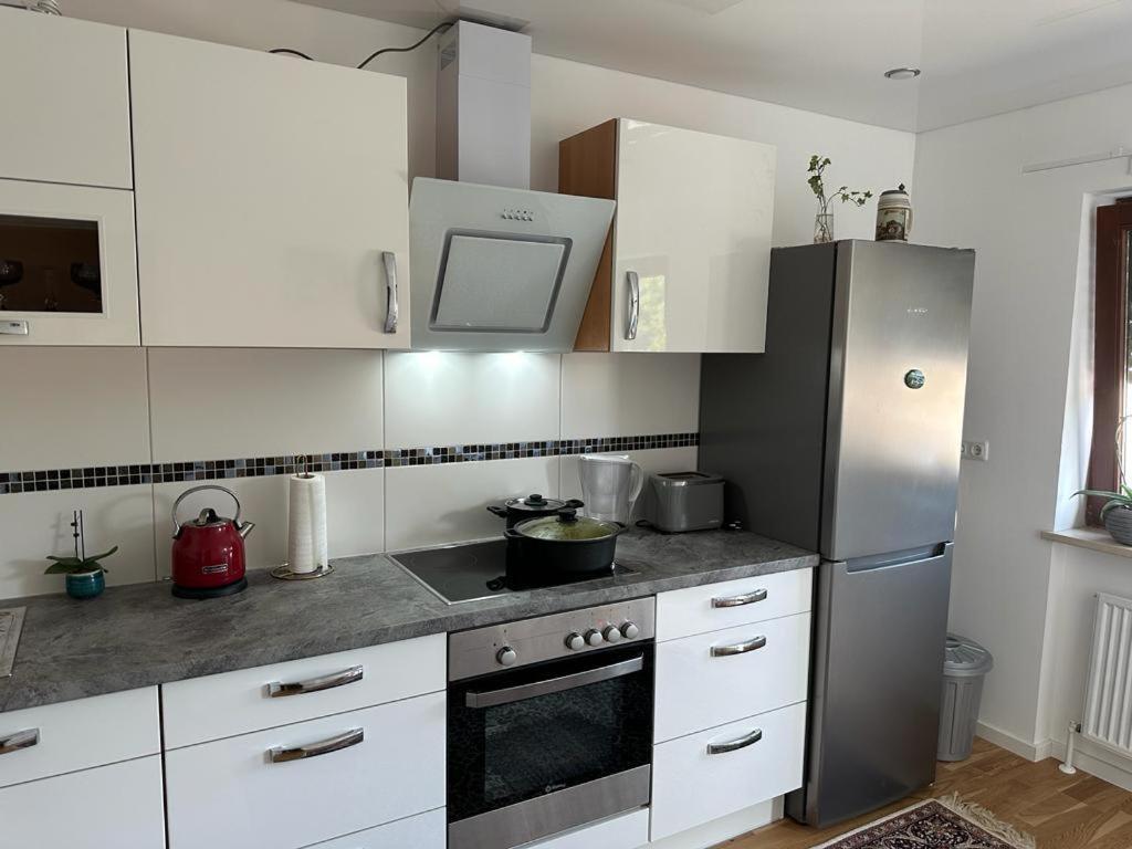 Lichtdurchflutete 90 M2 Drei Zimmer Duplexwohnung In Altperlach Monaco di Baviera Esterno foto